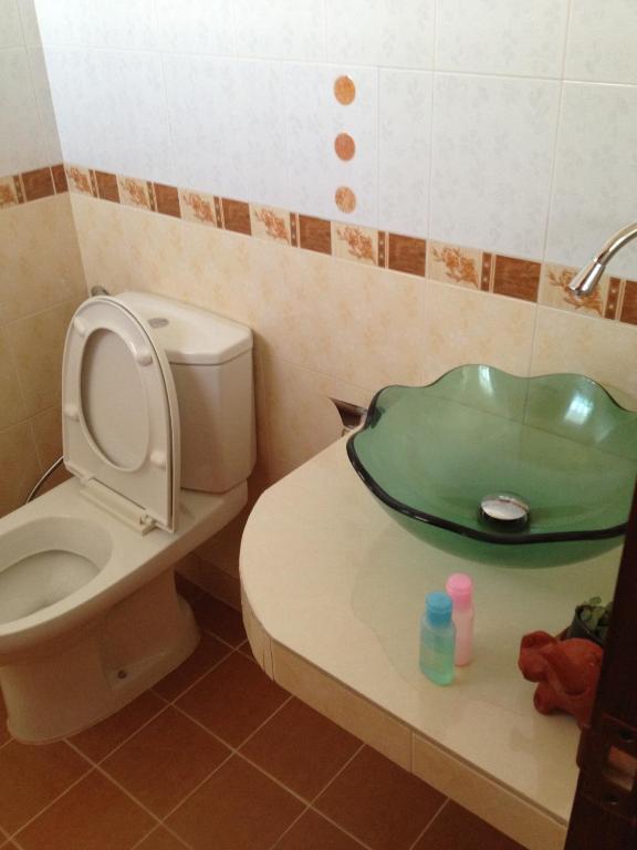 Chok-Wasana Guest House Mae Sariang Rom bilde
