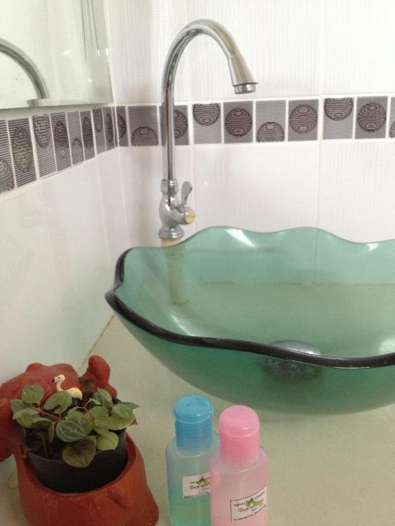 Chok-Wasana Guest House Mae Sariang Rom bilde